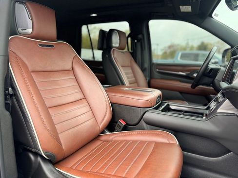 Certified 2024 GMC Yukon Denali Ultimate AWD/4WD image 12