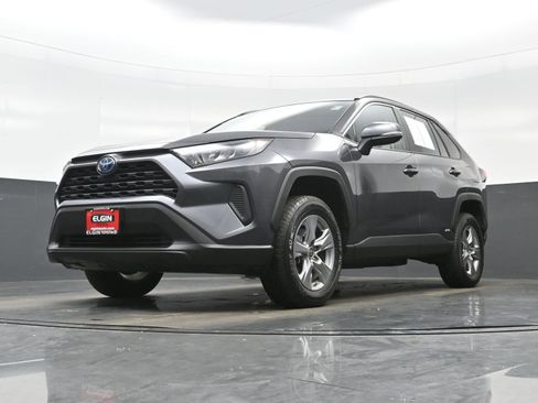 Used 2022 Toyota RAV4 LE AWD/4WD image 26