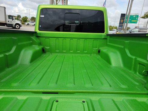 Used 2025 Jeep Gladiator Mojave AWD/4WD image 30