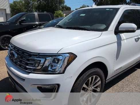 Used 2018 Ford Expedition Limited w/ Equipment Group 301A AWD/4WD image 2