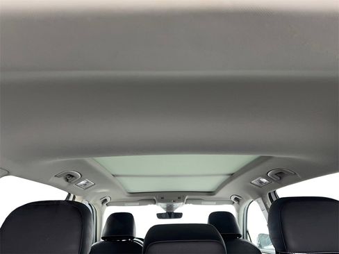 Used 2022 Volkswagen Tiguan SE image 76