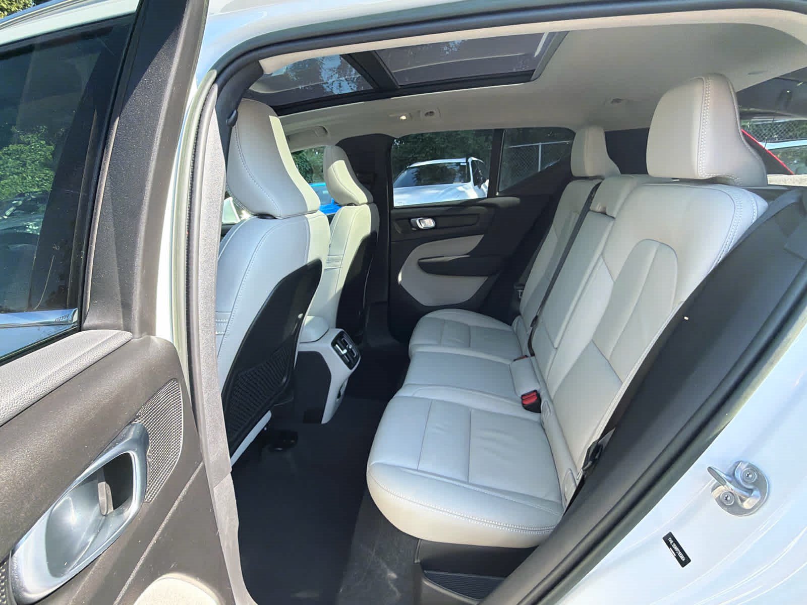 Used 2023 Volvo XC40 B5 Plus w/ Protection Package Premier AWD/4WD image 23