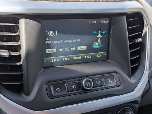 Used 2018 GMC Acadia SLE image 21