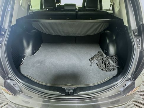 Used 2018 Toyota RAV4 Limited FWD image 30