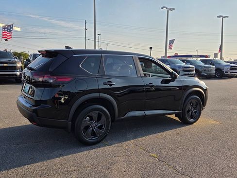 New 2026 Nissan Rogue SV FWD image 11