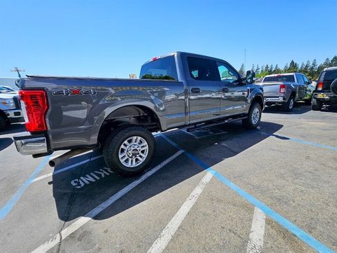 Used 2018 Ford F250 XLT AWD/4WD image 9