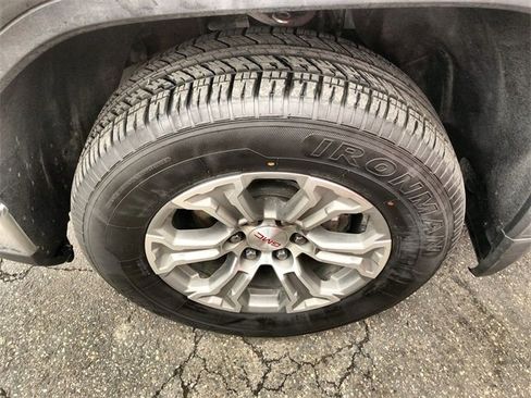 Used 2025 GMC Sierra 1500 SLT image 10