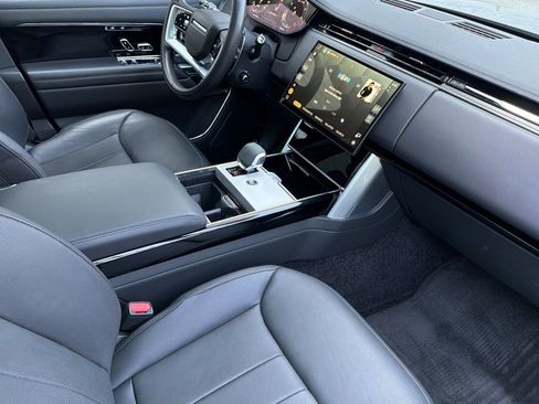 Used 2024 Land Rover Range Rover SE AWD/4WD image 32
