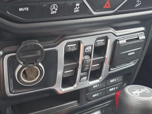 Used 2019 Jeep Wrangler Unlimited Sport S AWD/4WD image 29