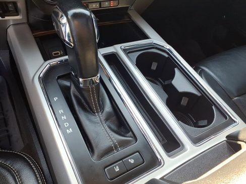 Used 2020 Ford F150 Lariat w/ Equipment Group 502A Luxury image 9