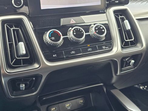Used 2022 Kia Sorento LX image 31