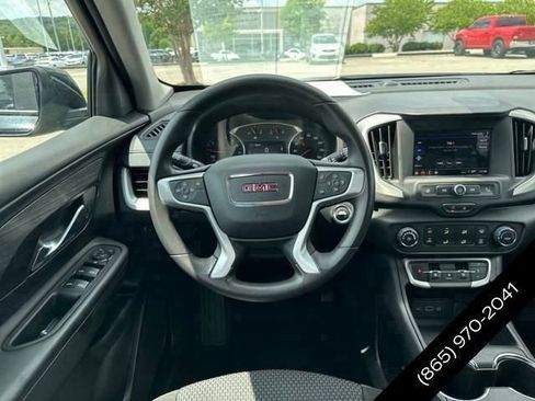 Used 2024 GMC Terrain SLE image 39