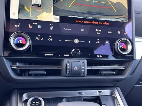 Used 2025 Lexus GX 550 image 42