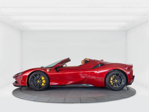 Used 2024 Ferrari SF90 Spider AWD/4WD image 2