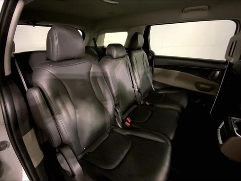 Certified 2026 Kia Carnival FWD image 22