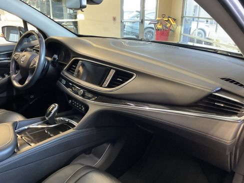 Used 2021 Buick Enclave Avenir w/ Avenir Technology Package image 19