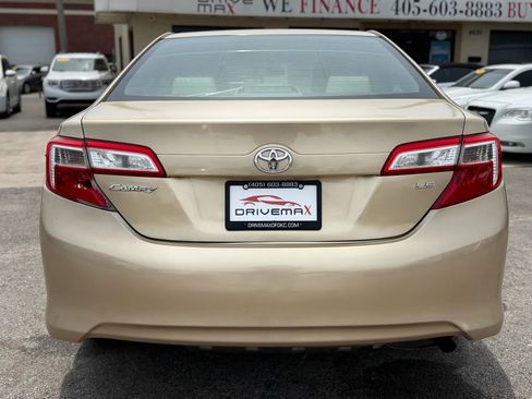 Used 2012 Toyota Camry LE FWD image 6