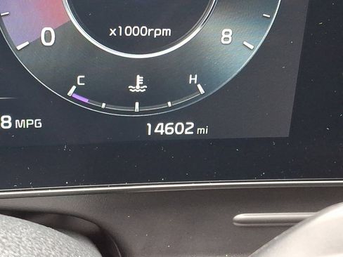 Used 2025 Kia Sportage SX image 22