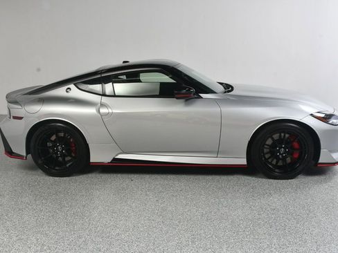 Used 2024 Nissan Z NISMO w/ Floor Mat Package RWD image 4