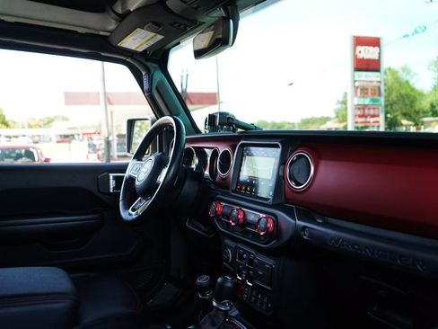 Used 2021 Jeep Wrangler Unlimited Rubicon AWD/4WD image 14