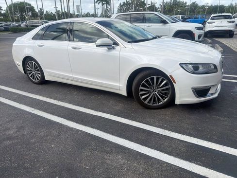 Used 2018 Lincoln MKZ Select w/ Select Plus Package image 1