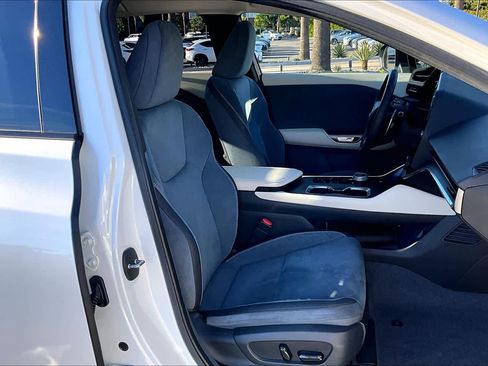 Used 2023 Lexus RZ 450e Premium image 8