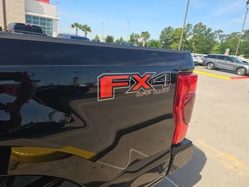 Used 2021 Ford F250 XLT w/ XLT Premium Package AWD/4WD image 5