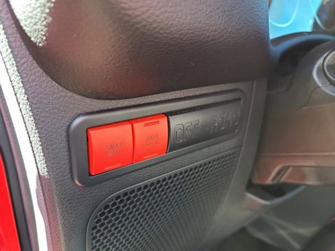 Certified 2017 Jeep Wrangler Unlimited Rubicon image 27