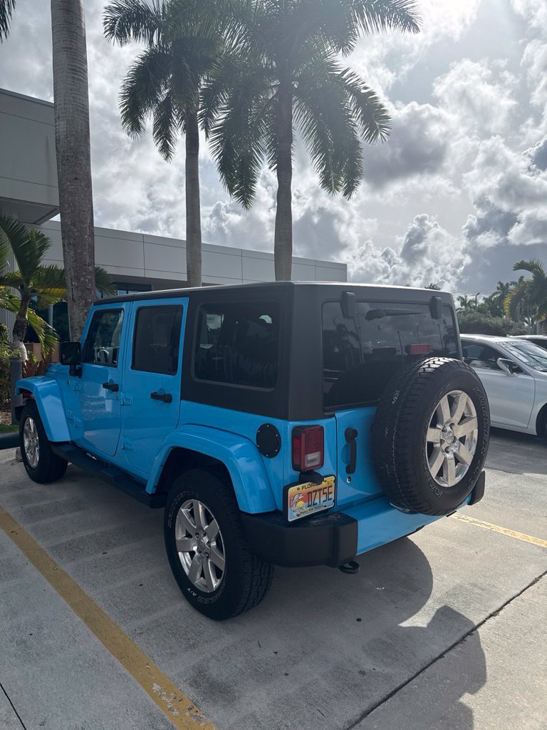 Used 2017 Jeep Wrangler Unlimited Sahara w/ Connectivity Group AWD/4WD image 4