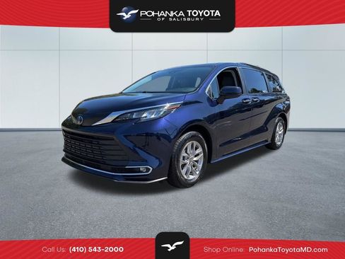 Used 2023 Toyota Sienna XLE AWD/4WD image 1