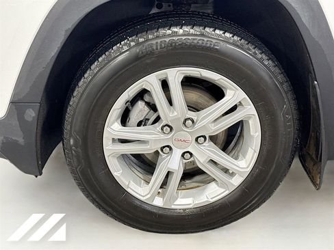 Used 2024 GMC Terrain SLE w/ Driver Convenience Package AWD/4WD image 32