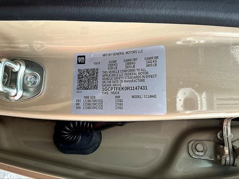 Used 2024 Chevrolet Colorado ZR2 w/ Technology Package image 20