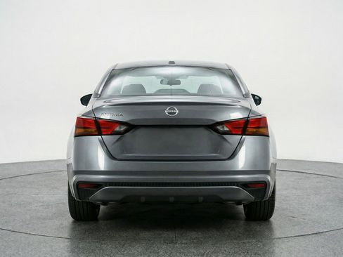 Used 2025 Nissan Altima 2.5 SV image 7