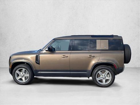 Used 2022 Land Rover Defender 110 SE AWD/4WD image 9