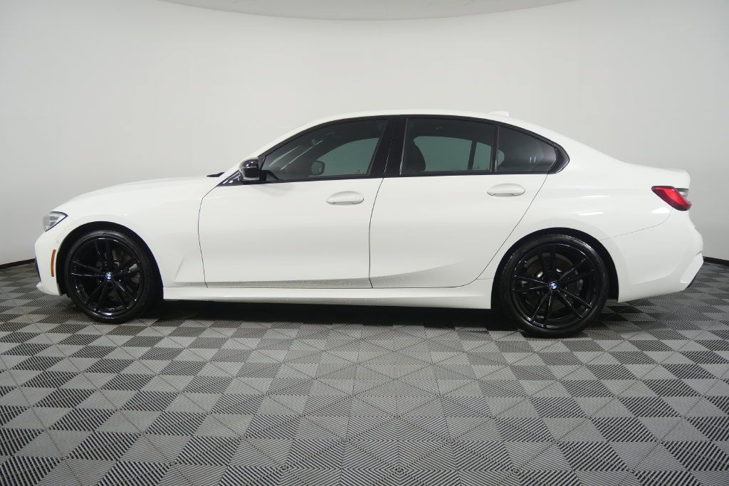 Used 2021 BMW 330i Sedan w/ M Sport Package RWD image 7