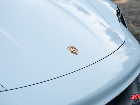 Used 2022 Porsche Taycan image 25