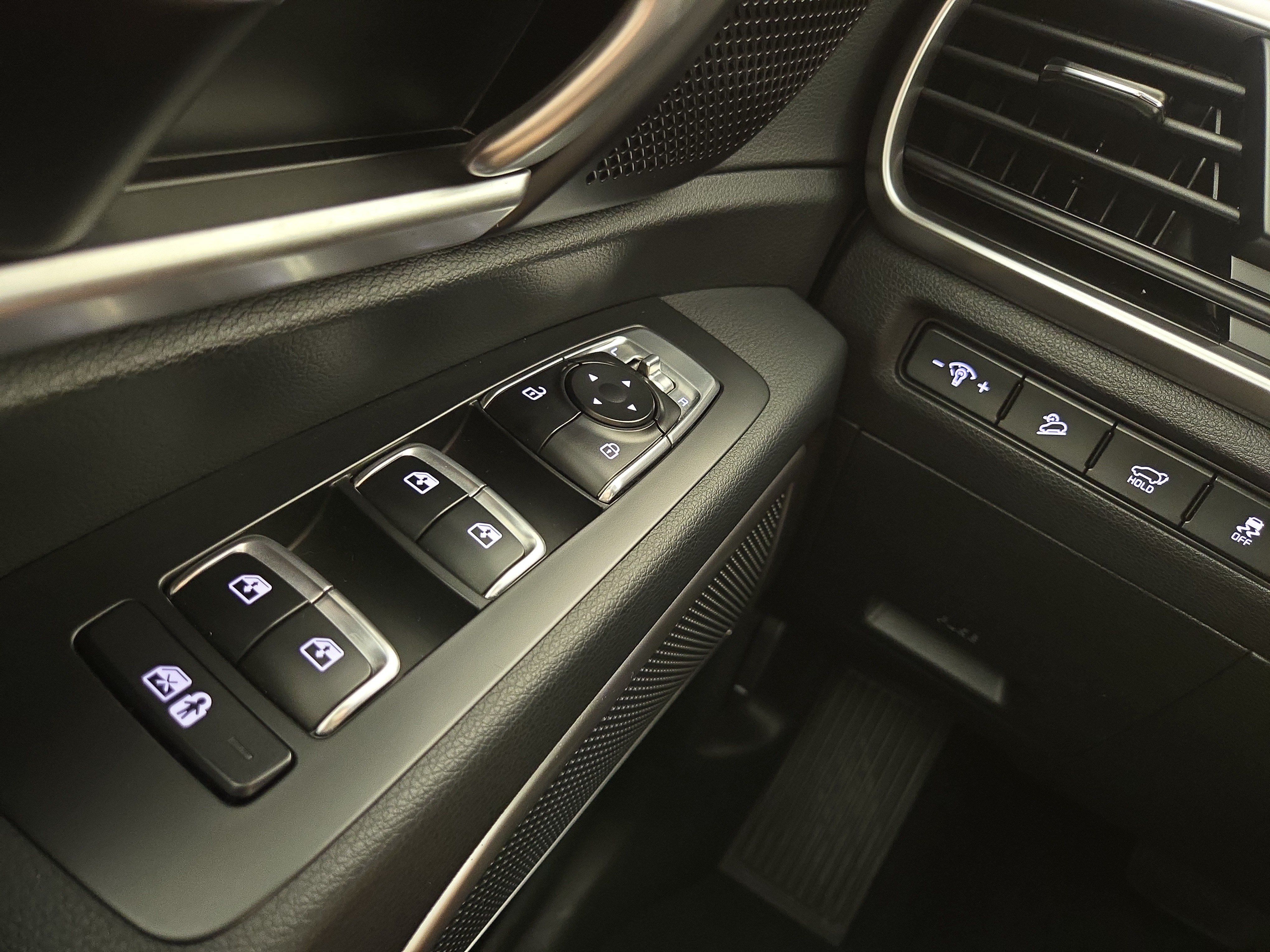 Used 2025 Kia Telluride S FWD image 32