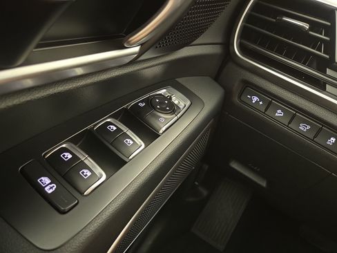 Used 2025 Kia Telluride S FWD image 32