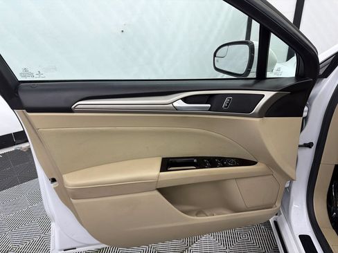 Used 2016 Ford Fusion SE FWD image 11
