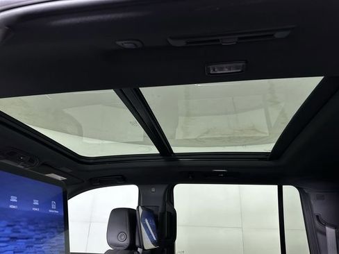 New 2025 Chevrolet Suburban High Country image 19