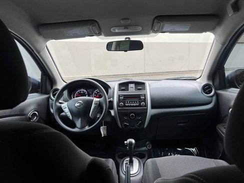 Used 2018 Nissan Versa SV FWD image 11