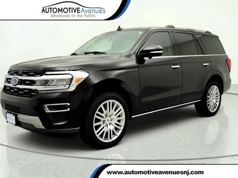 Used 2024 Ford Expedition Limited RWD image 1