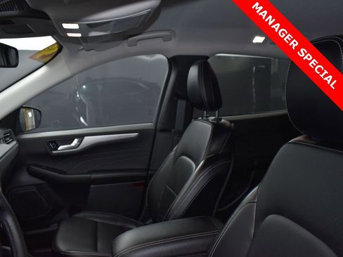 Used 2024 Ford Escape Platinum image 10