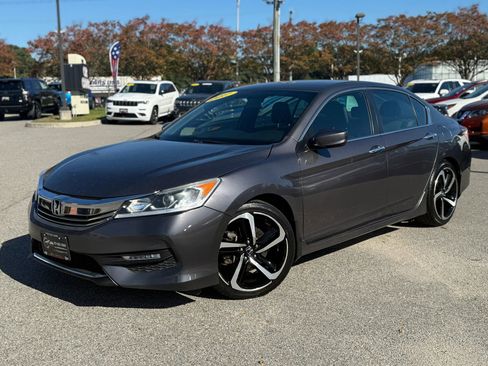 Used 2017 Honda Accord Sport image 1