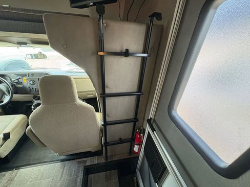 Used 2018 Ford E-450 and Econoline 450 Super Duty w/ Motorhome Prep Package RWD image 15