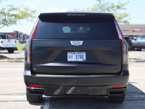 Used 2024 Cadillac Escalade Sport Platinum w/ LPO, ONYX Package AWD/4WD image 5