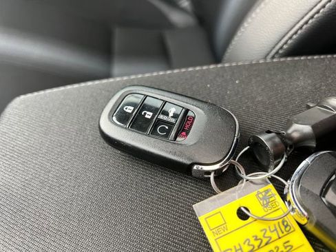 Used 2025 Honda Civic Sport image 33