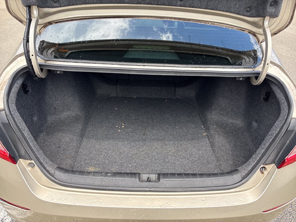 Used 2018 Honda Accord Touring image 8