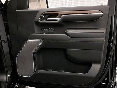 Used 2024 Chevrolet Silverado 1500 High Country w/ High Country Premium Package image 19