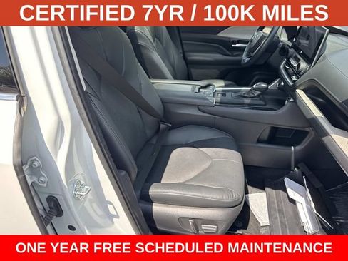 Used 2024 Toyota Grand Highlander AWD image 9